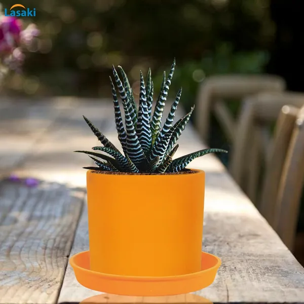 Sara_4_Inch_Lily_With_Plate_Lily_R5_Ceramic_Pots_For_Indoor_Plants,Planters,Flower,Gamla,Outdoor,Balcony,Home,Garden,Decor(Pot-H-10.5Cmxd-12Cm,Plate-H-2Xd-15Cm)