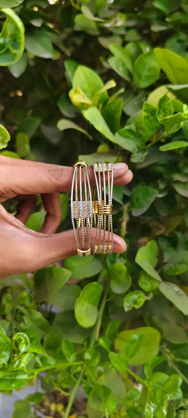 Beautiful_Primium_Quality_Bangles_With_Silver_&_Gold_Tone_Pack_Of_2_Pcs_(1_Pair_)
