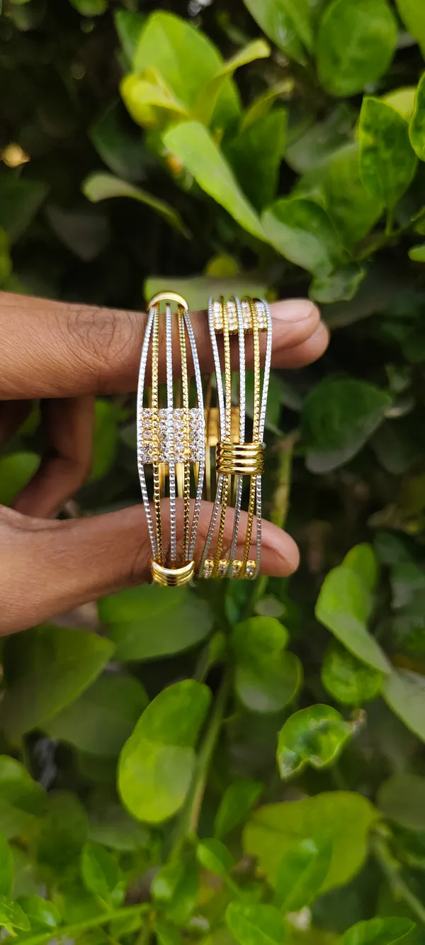 Beautiful_Primium_Quality_Bangles_With_Silver_&_Gold_Tone_Pack_Of_2_Pcs_(1_Pair_)
