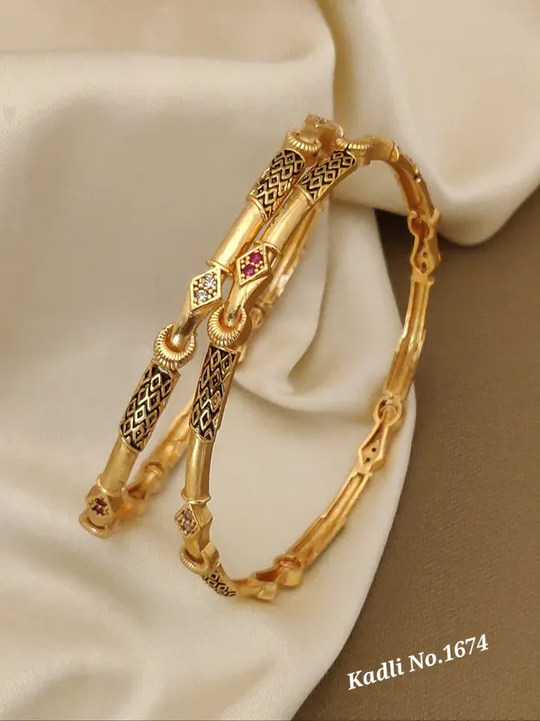 Gold_Finish_Brass_Bangles_&_Bracelet_For_Women