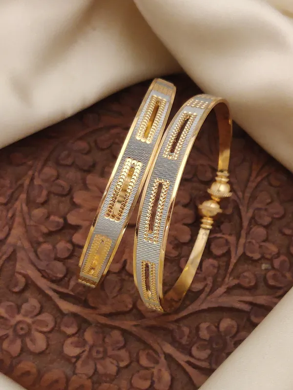 Gold_Finish_Brass_Bangles_&_Bracelet_For_Women