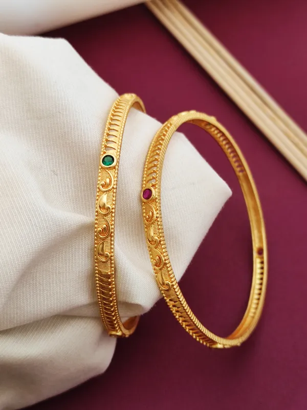 Set_Of_2_Gold_Finish_Brass_Bangles_&_Bracelet_For_Women