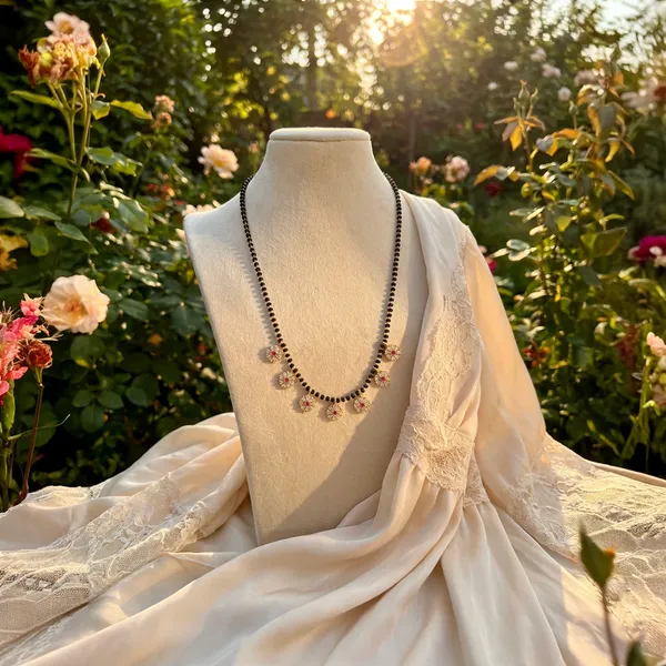 Classic_Bloom_Black_Bead_Necklace_With_AD_Stone