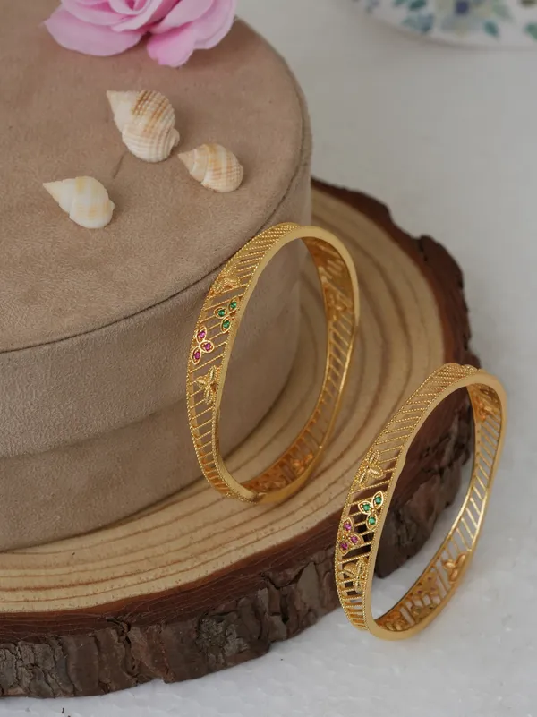 Fashionable_Modern_Gold_Plated_Bangles_|_Timeless_&_Trendy_Bangles