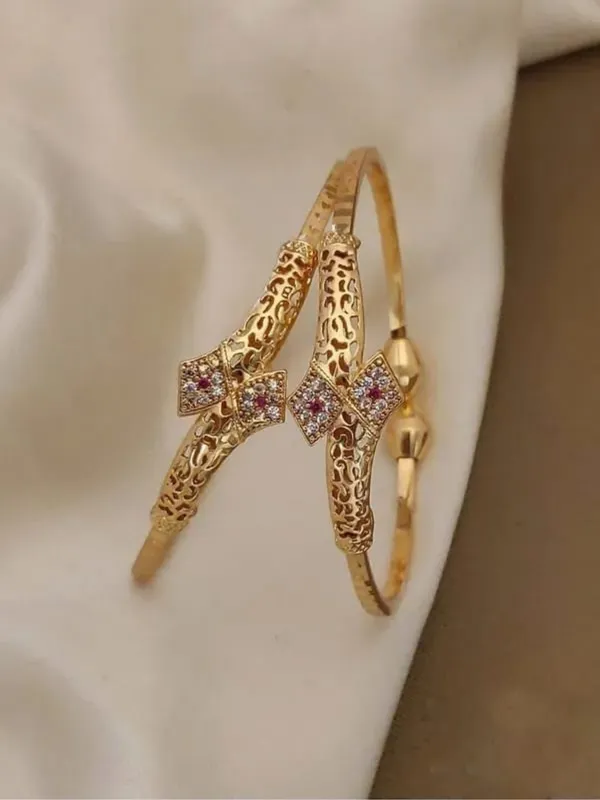 Free_Size_Bracelet_India_|_Stylish_&_Trendy_Gold_Plated_Bracelet_for_Women_(1_Pair)