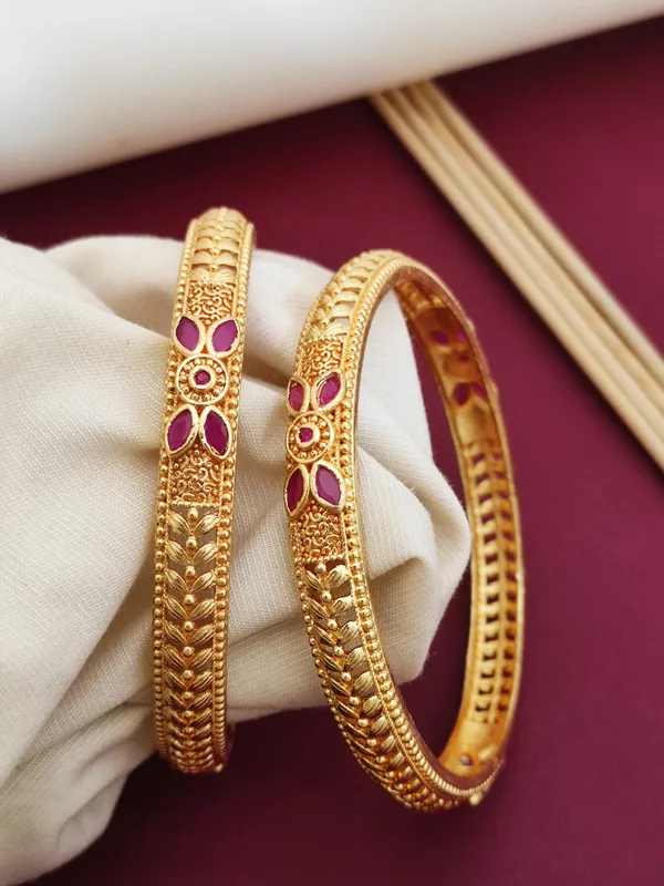 Set_of_2_South_Indian_Bangles_With_AD_Stones_For_Women