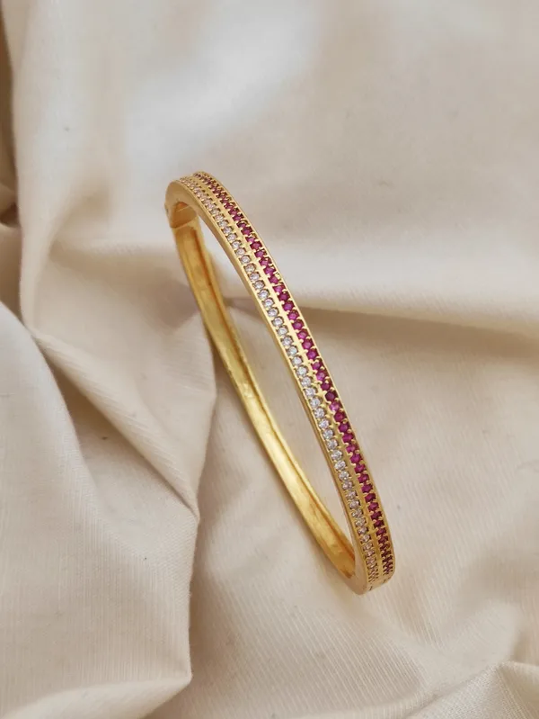 Gold_Finish_Brass_Bangles_&_Bracelet_For_Women