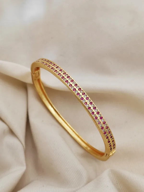 Gold_Finish_Brass_Bangles_&_Bracelet_For_Women