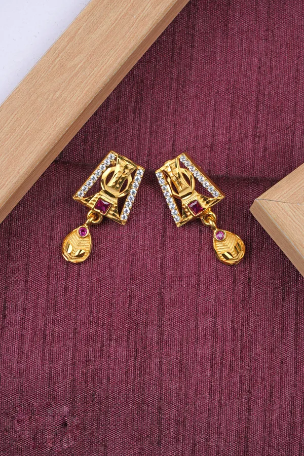 Gold_Pendant_Set_With_Micro_Gold_Plated_With_Earrings