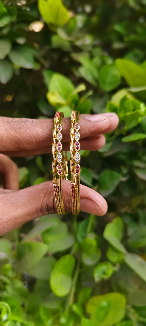 Stylish_Oxodise_Bangles_With_Micro_Gold_Finish_Pack_Of_2_Pcs_(_1_Pair_)