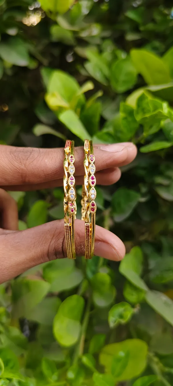 Stylish_Oxodise_Bangles_With_Micro_Gold_Finish_Pack_Of_2_Pcs_(_1_Pair_)