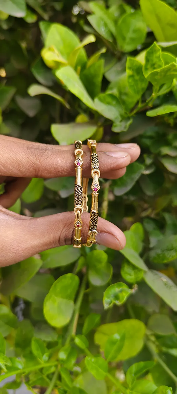 Gold_Finish_Brass_Bangles_&_Bracelet_For_Women