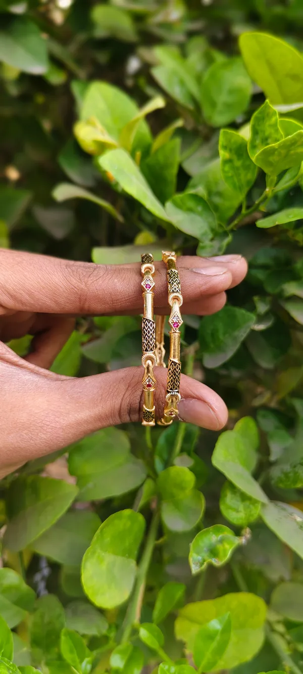 Gold_Finish_Brass_Bangles_&_Bracelet_For_Women