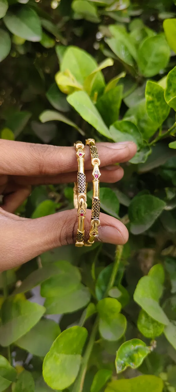 Gold_Finish_Brass_Bangles_&_Bracelet_For_Women
