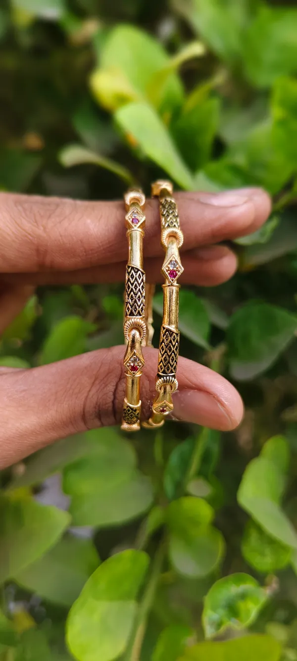 Gold_Finish_Brass_Bangles_&_Bracelet_For_Women