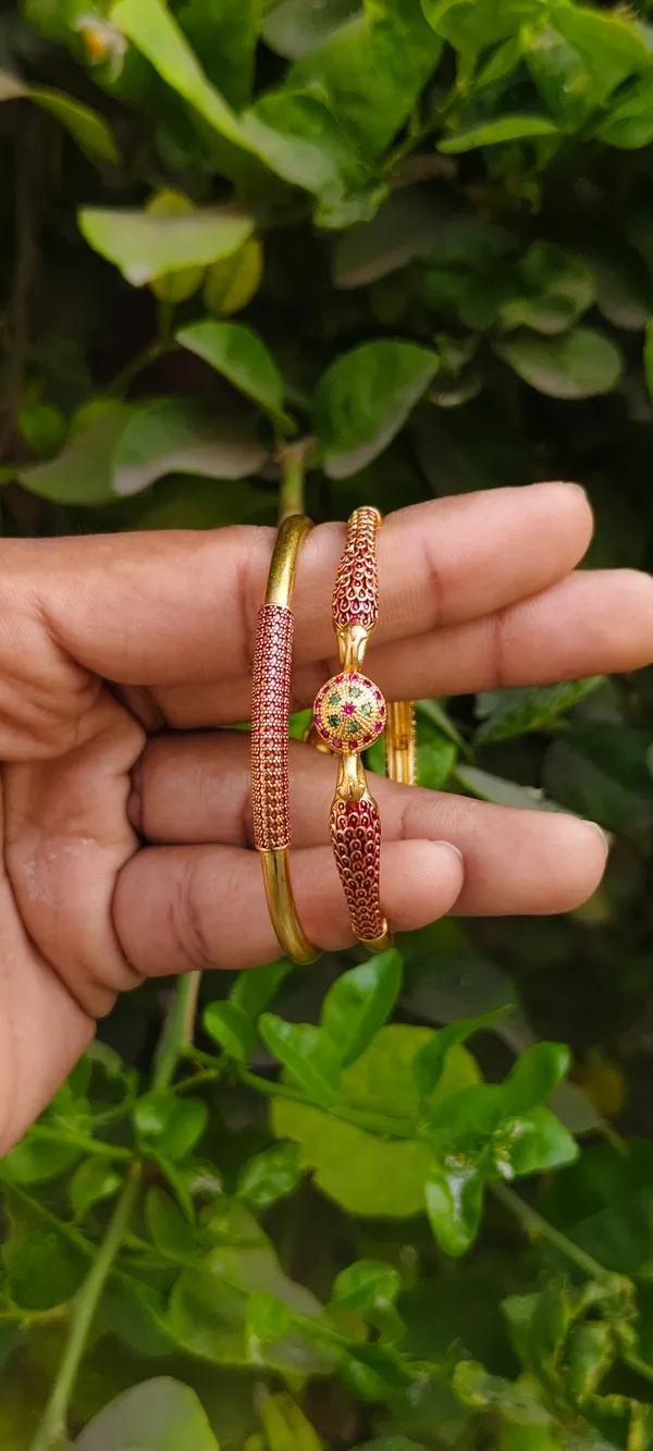 Gold_Finish_Brass_Bangles_&_Bracelet_For_Women