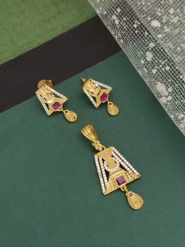 Gold_Pendant_Set_With_Micro_Gold_Plated_With_Earrings
