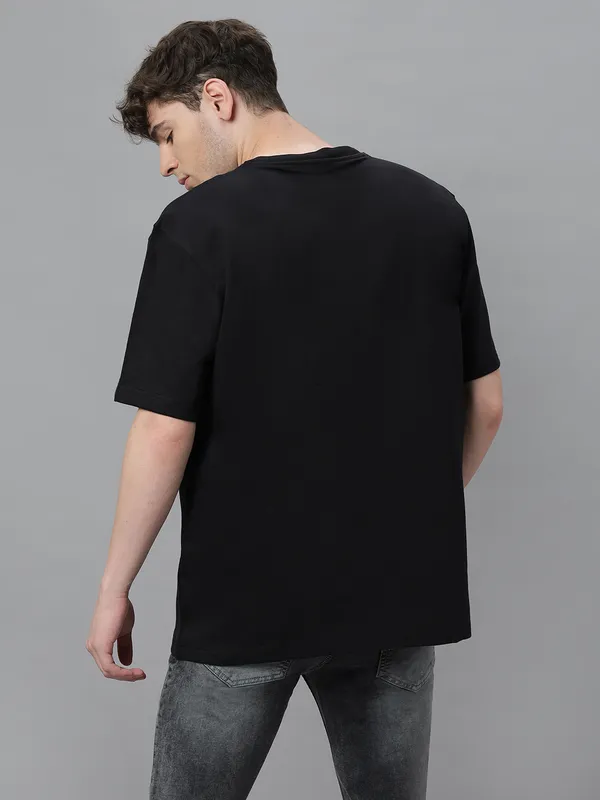 Black_Cotton_Graphic_Printed_Round_Neck_Half_Sleeves_Oversized_T-Shirt_For_Unisex
