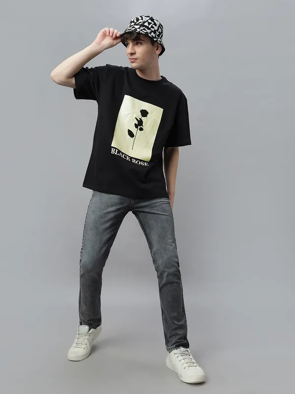 Black_Cotton_Graphic_Printed_Round_Neck_Half_Sleeves_Oversized_T-Shirt_For_Unisex
