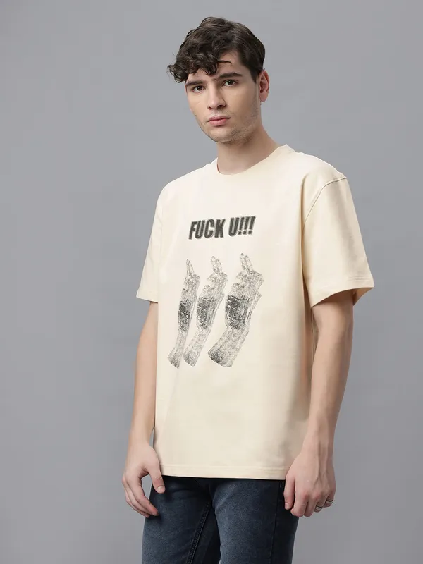 Off-White_Cotton_Graphic_Printed_Round_Neck_Half_Sleeves_Regular_Fit_T-Shirt_For_Men