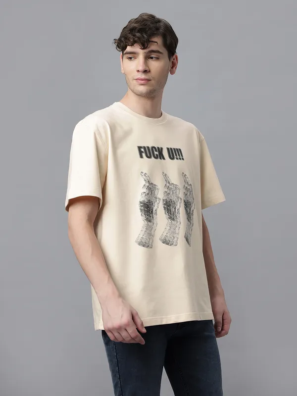Off-White_Cotton_Graphic_Printed_Round_Neck_Half_Sleeves_Regular_Fit_T-Shirt_For_Men
