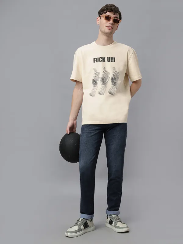 Off-White_Cotton_Graphic_Printed_Round_Neck_Half_Sleeves_Regular_Fit_T-Shirt_For_Men