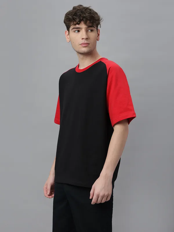 Black_&_Red_Cotton_Round_Neck_Half_Sleeves_Loose_Fit_Raglan_T-Shirt_For_Men