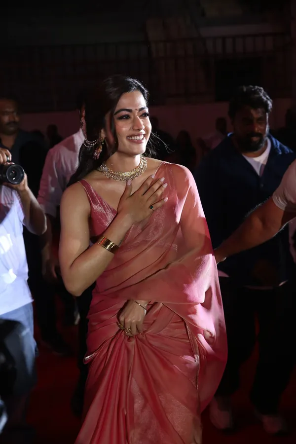 Pink_Preimium_&_Elegant_Fandy_Satin_Saree_For_Women
