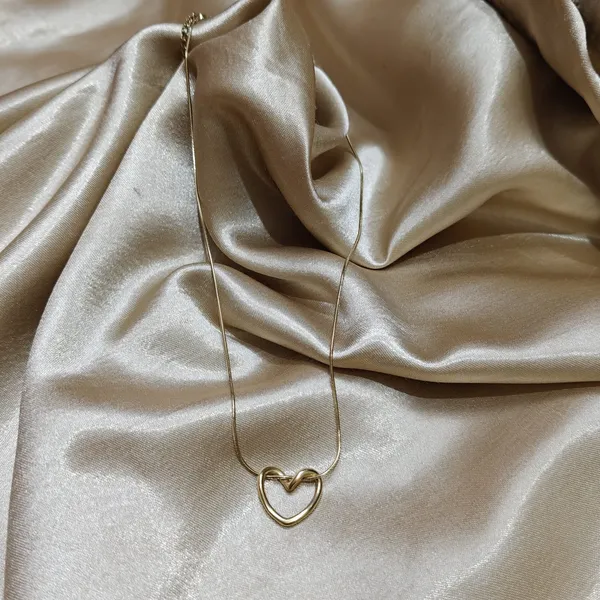 8k_Gold_Plated_Heart_Shaped_Necklace_For_Women_|_Anti_Tarnish_Stainless_Steel_Pendant