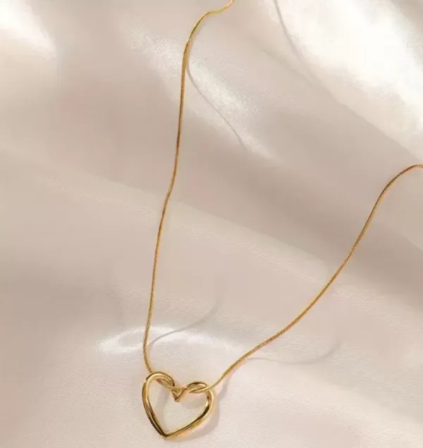 8k_Gold_Plated_Heart_Shaped_Necklace_For_Women_|_Anti_Tarnish_Stainless_Steel_Pendant