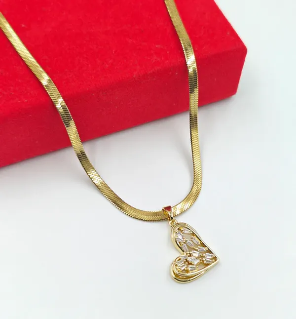 8k_Gold_Plated_Heart_Shape_Pendant_For_Women_|_Anti_Tarnish_Stone_Studded_Necklace