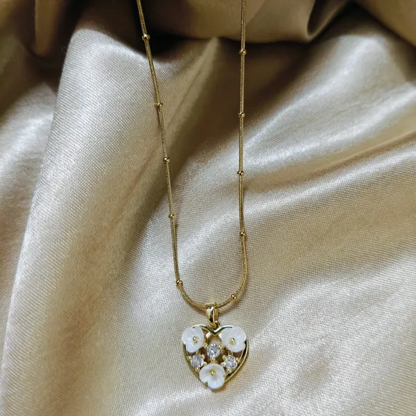 8k_Gold_Plated_Stainless_Steel_Anti_Tarnish_Floral_Necklace_For_Women