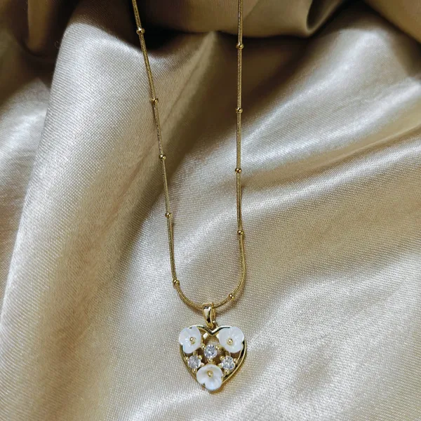 8k_Gold_Plated_Stainless_Steel_Anti_Tarnish_Floral_Necklace_For_Women