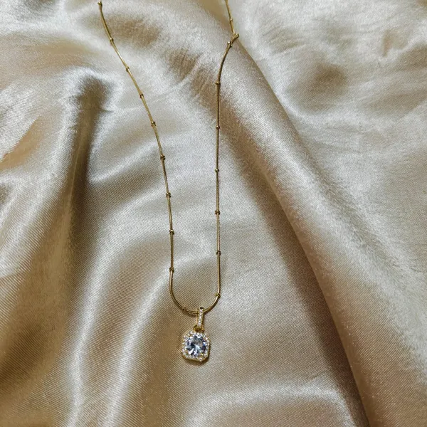 8k_Gold_Plated_Pendant_For_Women_|_Anti_Tarnish_Stone_Studded_Necklace