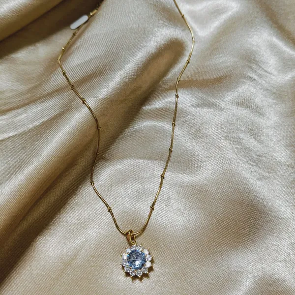 8k_Gold_Plated_Stainless_Steel_Stone_Studded_Anti_Tarnish_Necklace_For_Women
