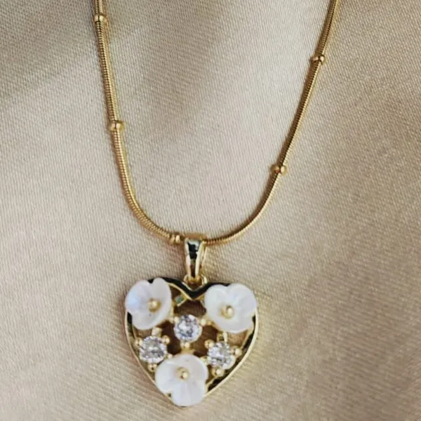 8k_Gold_Plated_Stainless_Steel_Anti_Tarnish_Floral_Necklace_For_Women
