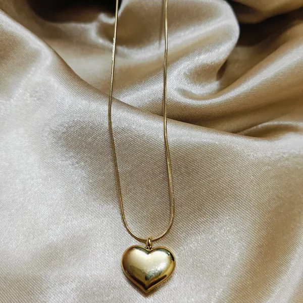 8k_Gold_Plated__Heart_Necklace_For_Women_|_Anti_Tarnish_Stainless_Steel_Senorita_Pendant_