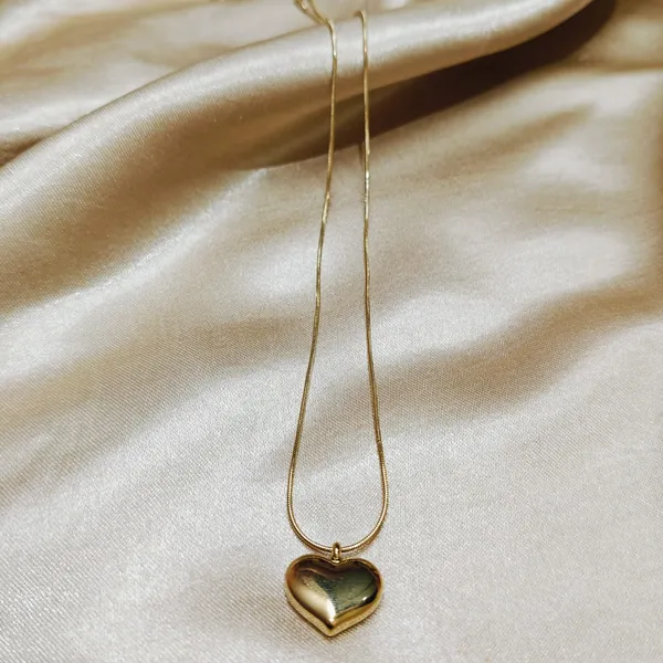 8k_Gold_Plated__Heart_Necklace_For_Women_|_Anti_Tarnish_Stainless_Steel_Senorita_Pendant_