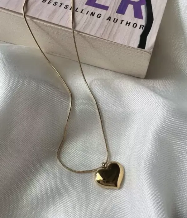 8k_Gold_Plated__Heart_Necklace_For_Women_|_Anti_Tarnish_Stainless_Steel_Senorita_Pendant_