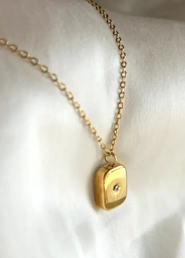 8k_Gold_Plated_Stainless_Steel_Anti_Tarnish_Single_Pendant_Necklace_For_Women
