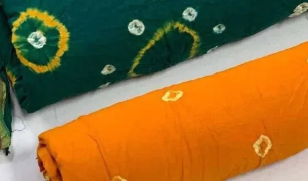 Unstitched_Green_&_Yellow_Pure_Cotton_Bandhni_Dress_Material_For_Women