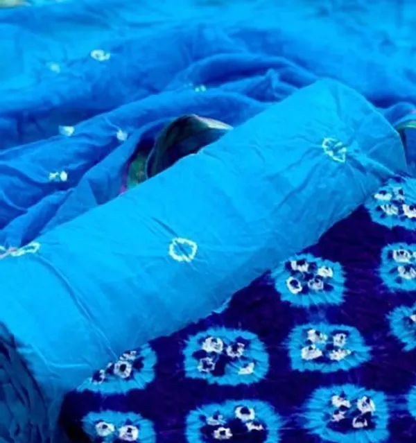 Unstitched_Firoji_&_Blue_Pure_Cotton_Bandhni_Dress_Material_For_Women