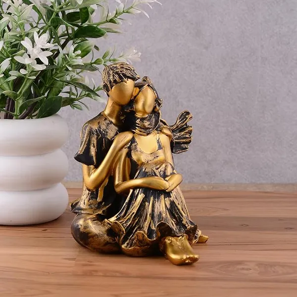 Golden_Resin_Romantic_Couple_Showpiece_For_Home_And_Office_Decor_10_X_7_X_7_Cm