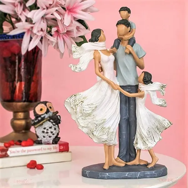 Handcrafted_Resin_Family_Figurine_Elegant_Home_And_Office_Decor_Showpiece