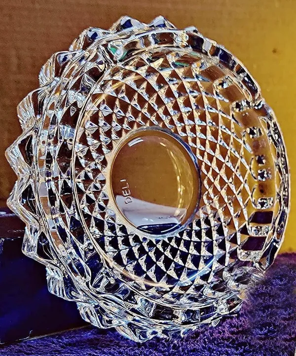 Transparent_Vastu_Feng_Shui_Crystal_Tortoise_With_Round_Shape_Plate_For_Good_Luck_(9L_X_6W_X_5H_Cm)