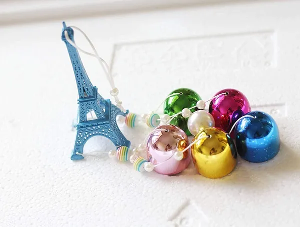 Multicolor_Metal_Eiffel_Tower_Wind_Chimes_With_Sweet_Sound_(8L_X_8W_X_45H_Cm)