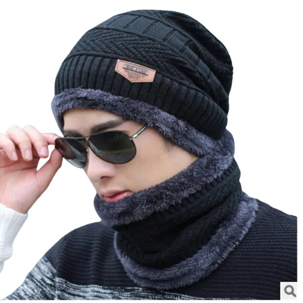 Black_Fleece-Lined_Hat_And_Scarf_For_Men