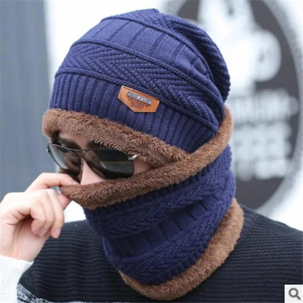 Blue_Fleece-Lined_Hat_And_Scarf_For_Men