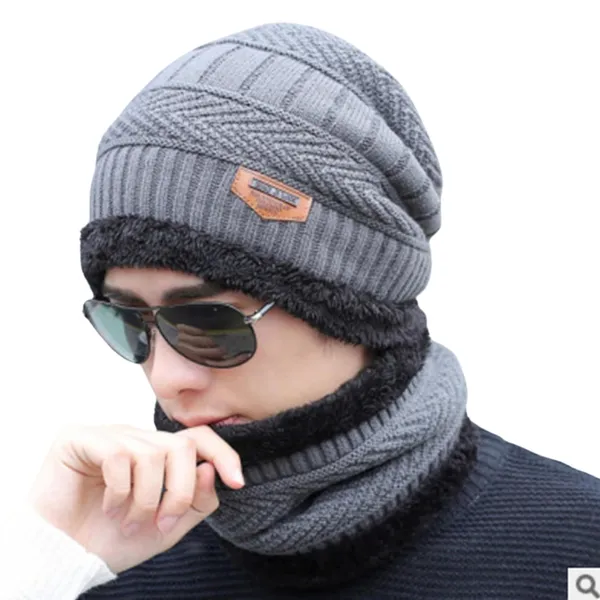 Grey_Fleece-Lined_Hat_And_Scarf_For_Men