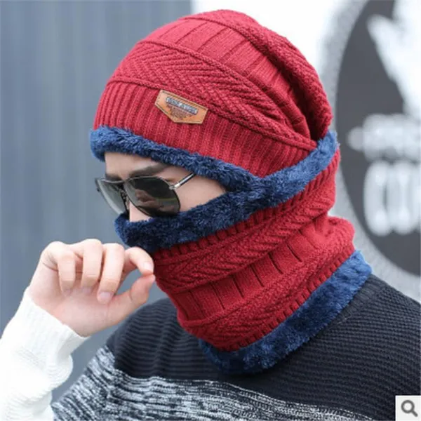 Red_Fleece-Lined_Hat_And_Scarf_For_Men